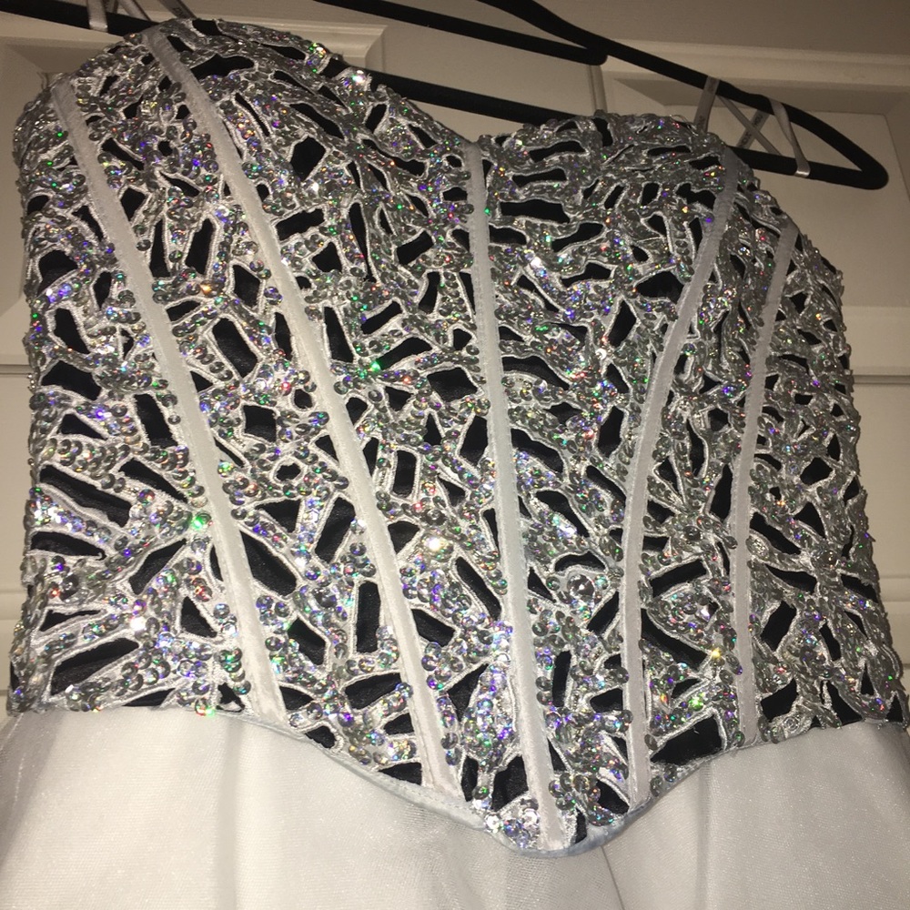 Prom Short Strapless Sweetheart Sequins Dress - Picture 2 of 8